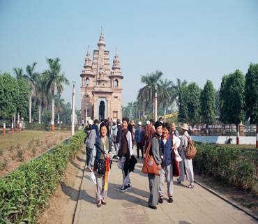 Y:\20 Ƭ--ӡȫ\07 ת--¹ҰԷ ӭ  ɮԺ\¹ҰԷ֮ 2003\Photo26.jpg